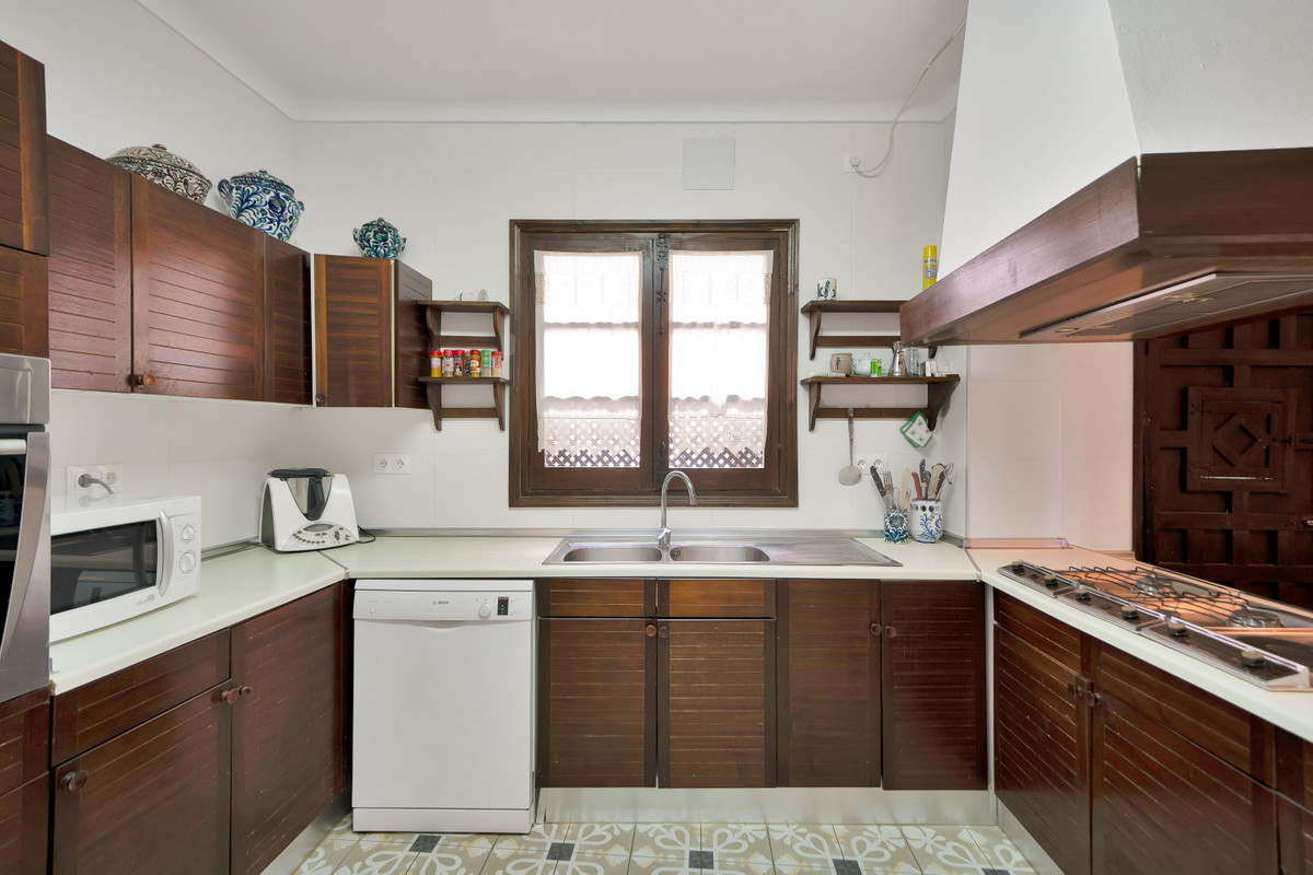 Se vende Villa - Chalet de 4 dormitorios en Costa Del Sol, Málaga, España