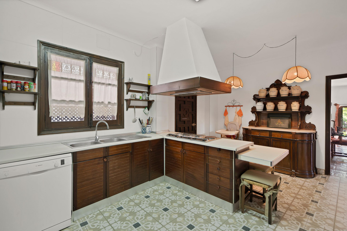 Se vende Villa - Chalet de 4 dormitorios en Costa Del Sol, Málaga, España