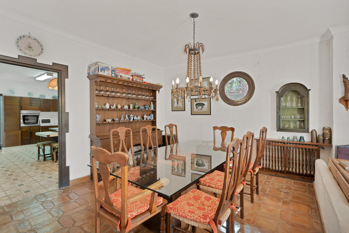 Se vende Villa - Chalet de 4 dormitorios en Costa Del Sol, Málaga, España