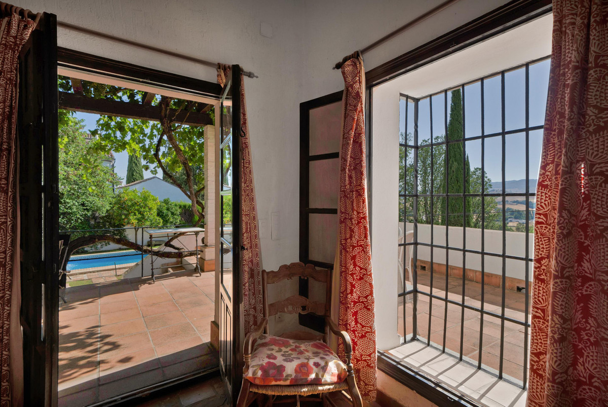 Se vende Villa - Chalet de 4 dormitorios en Costa Del Sol, Málaga, España
