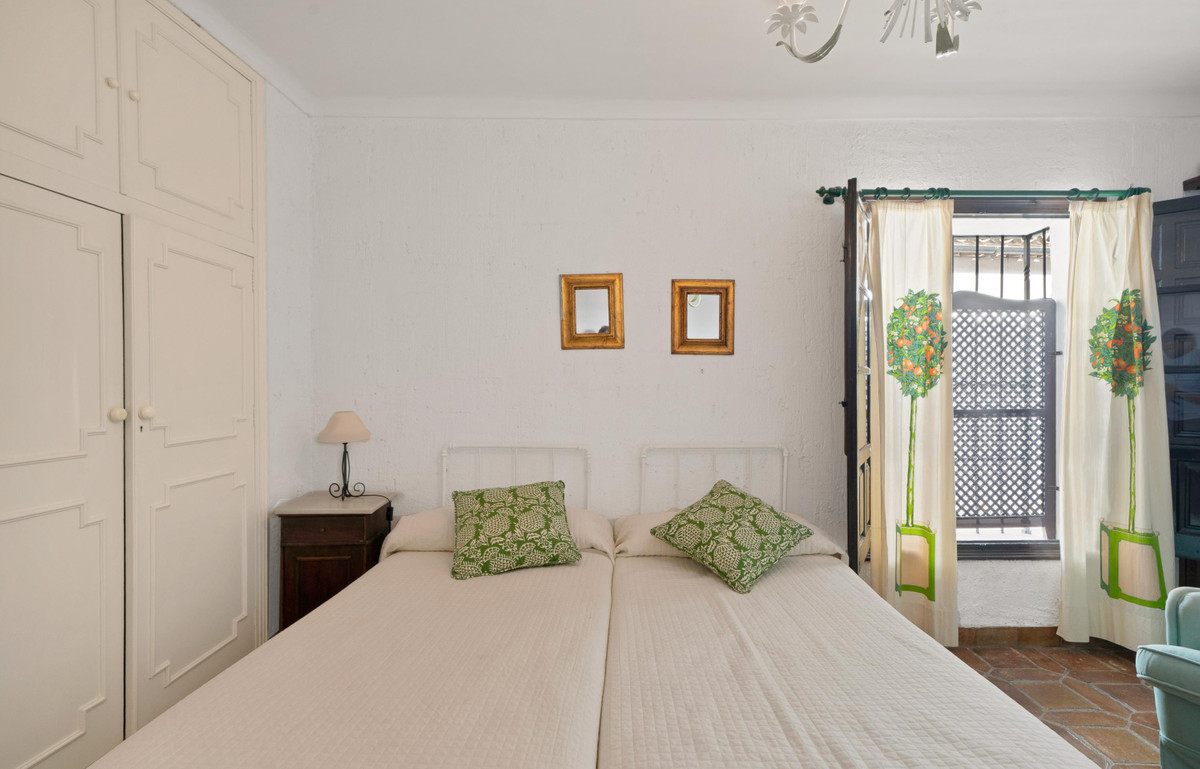 Se vende Villa - Chalet de 4 dormitorios en Costa Del Sol, Málaga, España