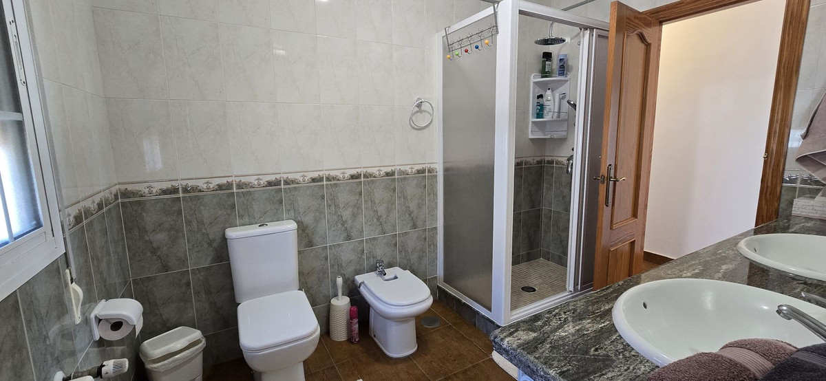 5 Bed Townhouse for sale in Coín Costa Del Sol, Málaga, Spain