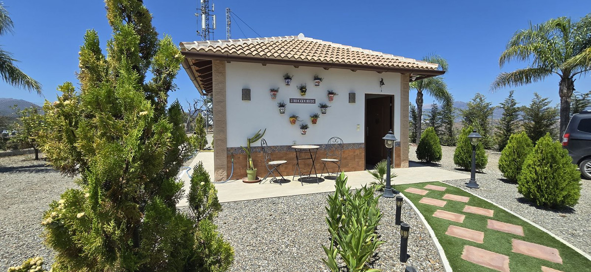 5 Bed Townhouse for sale in Coín Costa Del Sol, Málaga, Spain