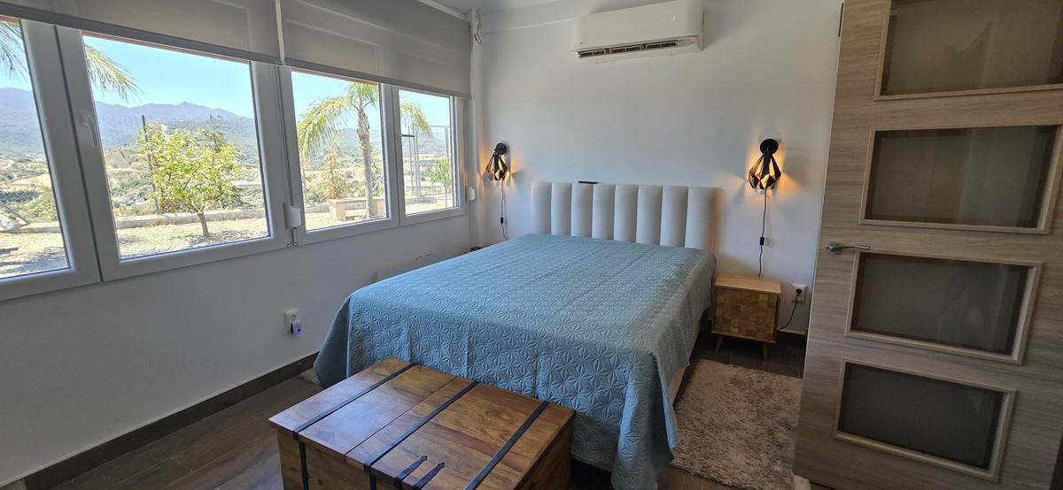 5 Bed Townhouse for sale in Coín Costa Del Sol, Málaga, Spain