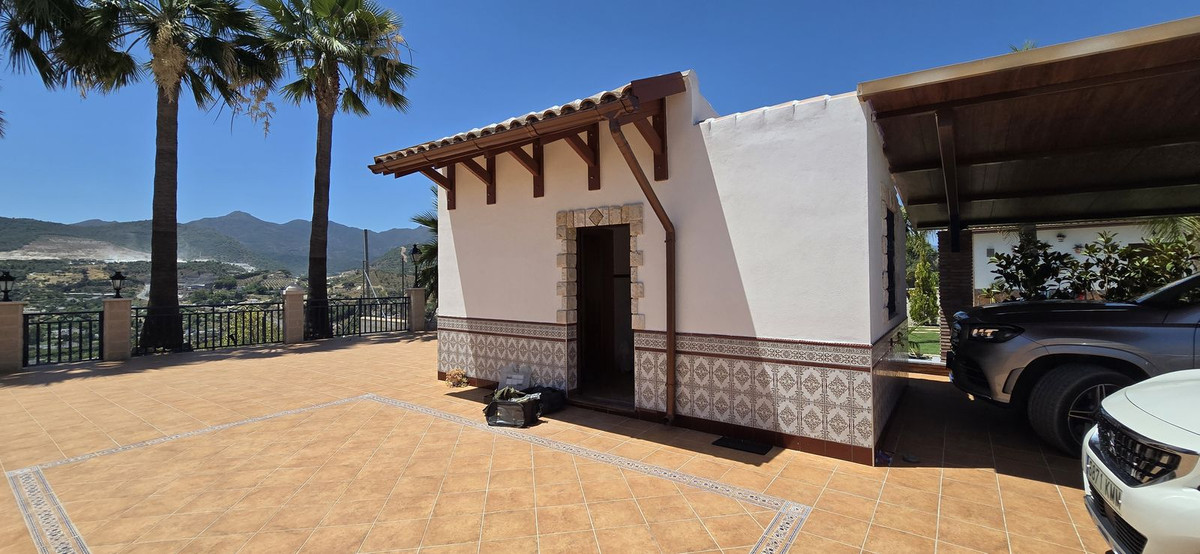5 Bed Townhouse for sale in Coín Costa Del Sol, Málaga, Spain