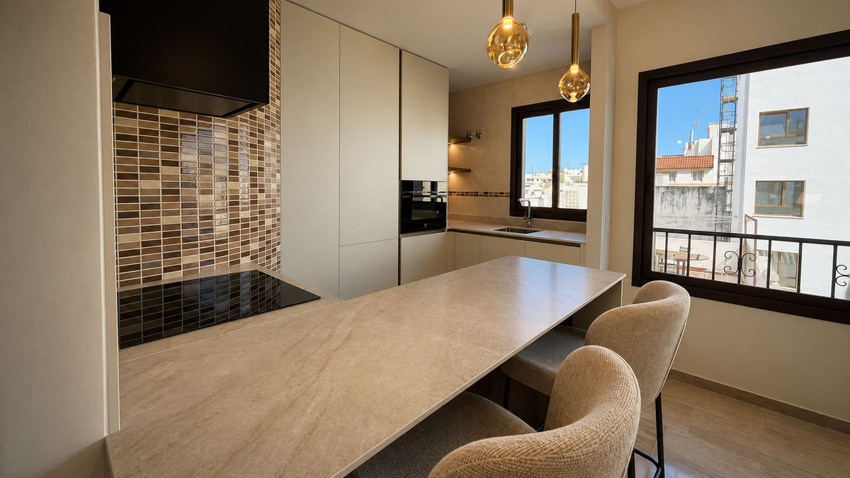 2 Bed Apartment for sale in Estepona Costa Del Sol, Málaga, Spain
