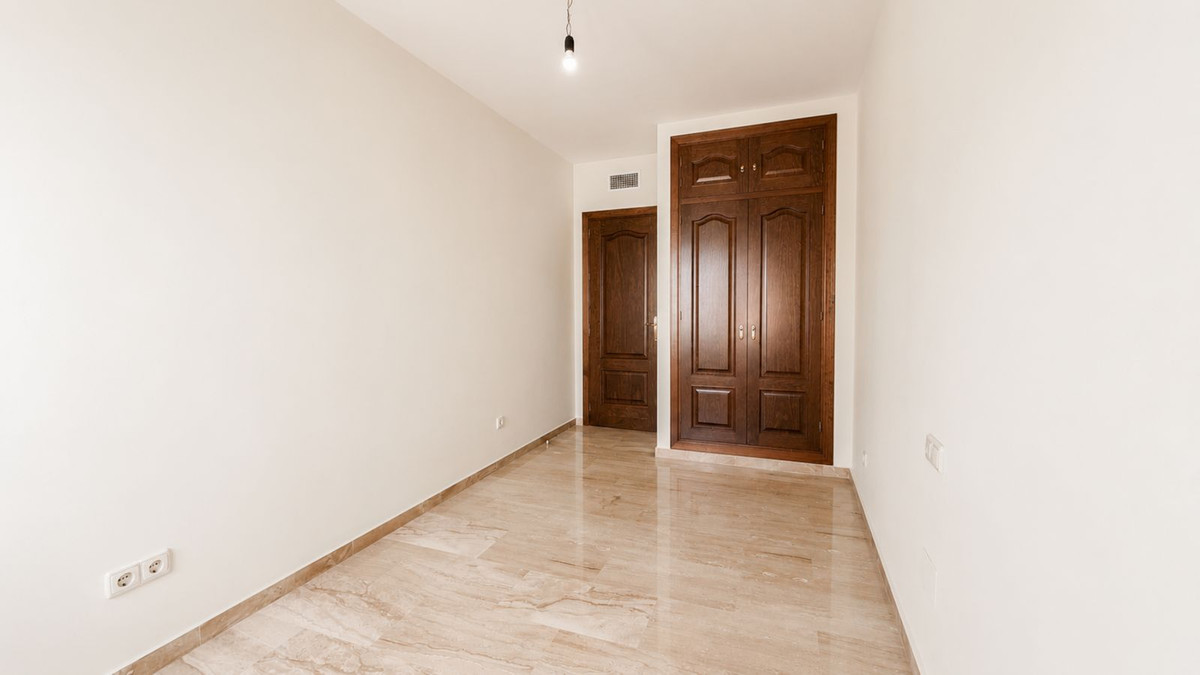2 Bed Apartment for sale in Estepona Costa Del Sol, Málaga, Spain