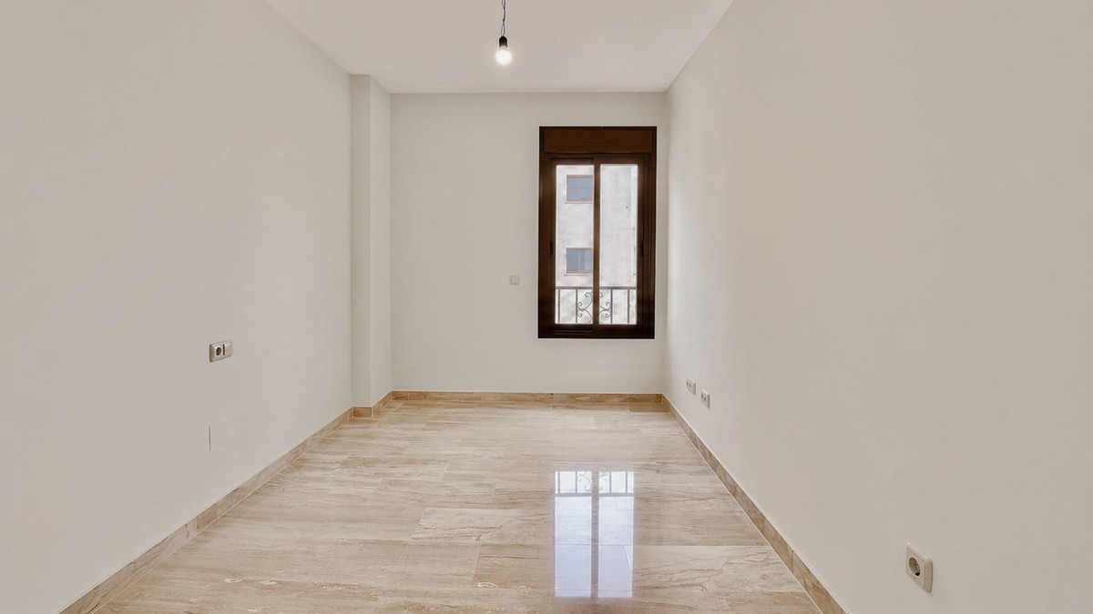 2 Bed Apartment for sale in Estepona Costa Del Sol, Málaga, Spain