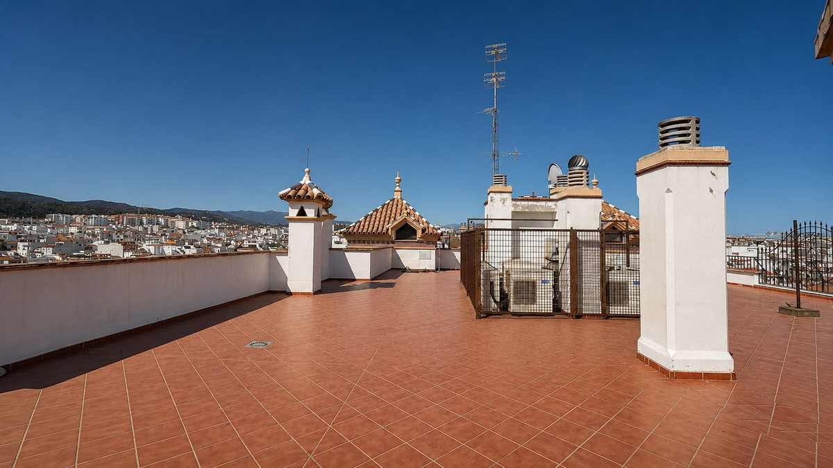 2 Bed Apartment for sale in Estepona Costa Del Sol, Málaga, Spain