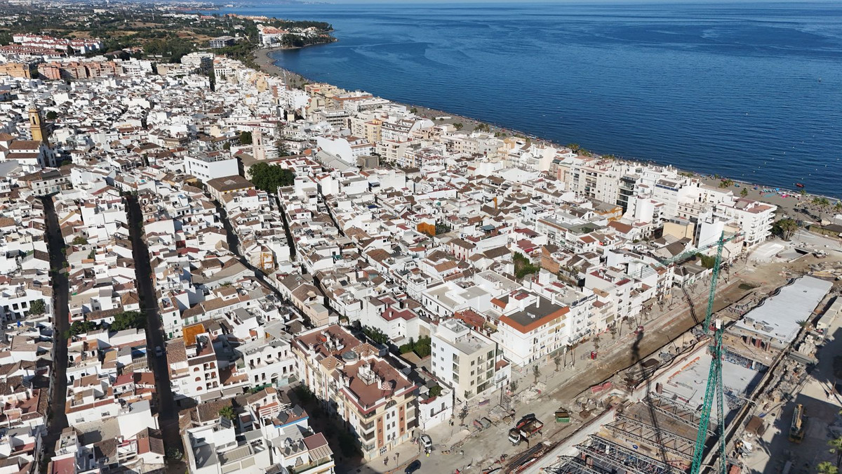 2 Bed Apartment for sale in Estepona Costa Del Sol, Málaga, Spain