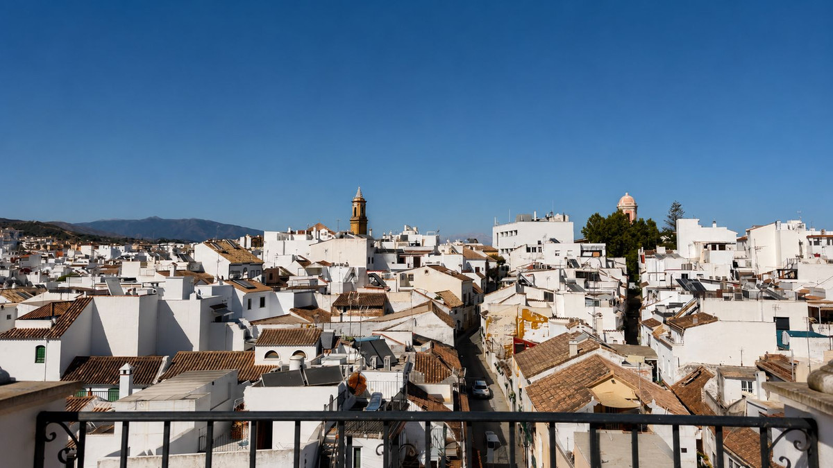 2 Bed Apartment for sale in Estepona Costa Del Sol, Málaga, Spain