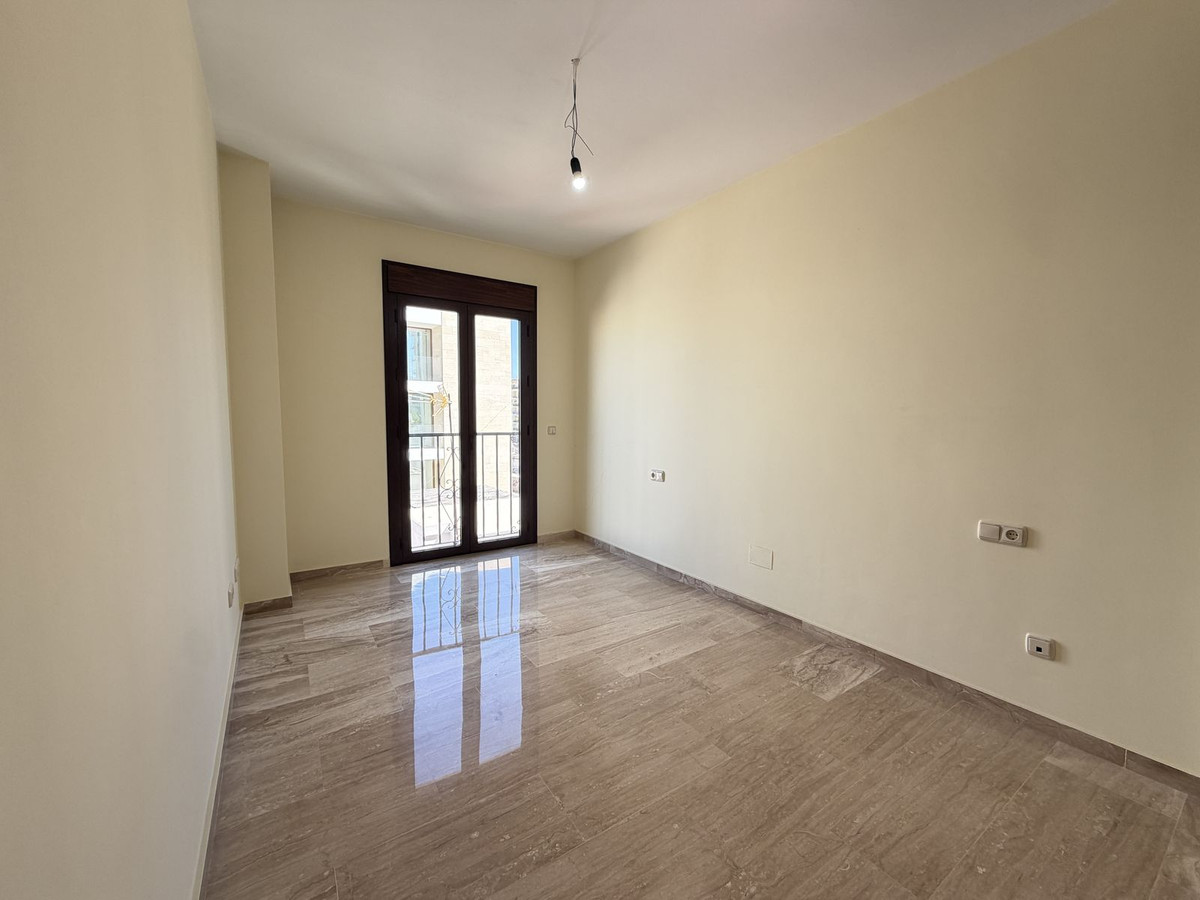 2 Bed Apartment for sale in Estepona Costa Del Sol, Málaga, Spain