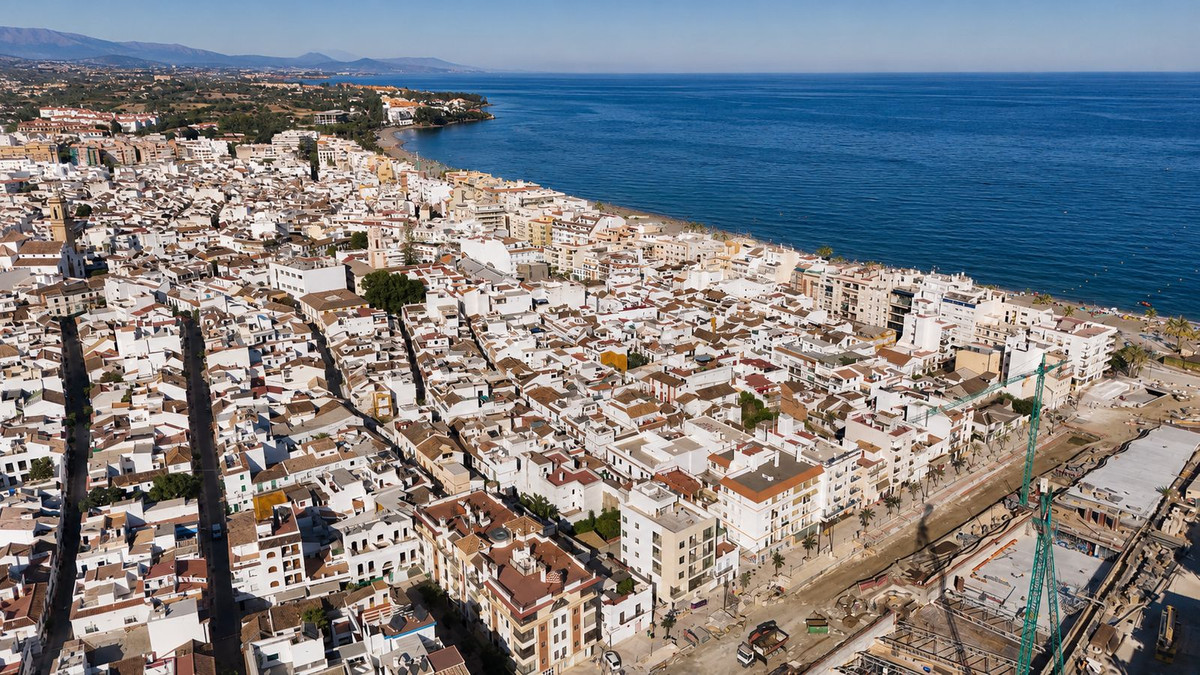 2 Bed Apartment for sale in Estepona Costa Del Sol, Málaga, Spain