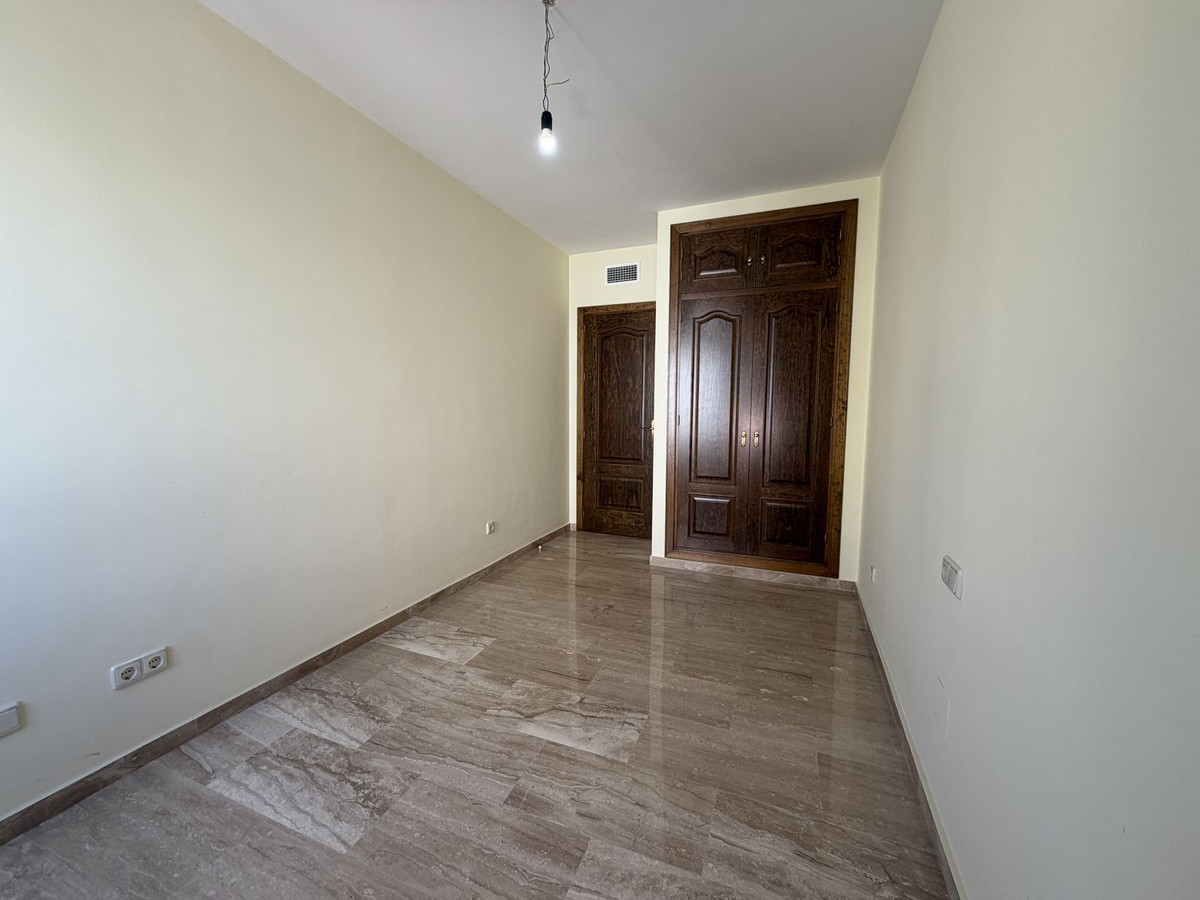 2 Bed Apartment for sale in Estepona Costa Del Sol, Málaga, Spain