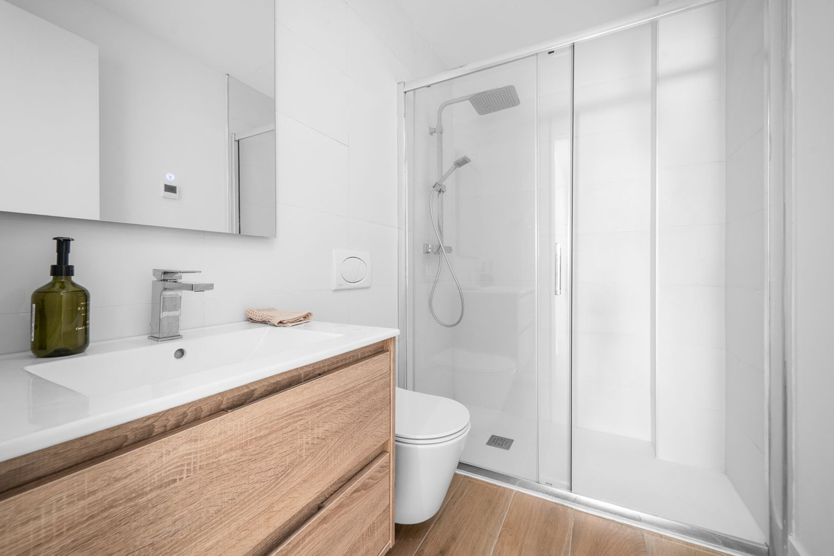 3 Bed Apartment for sale in Fuengirola Costa Del Sol, Málaga, Spain