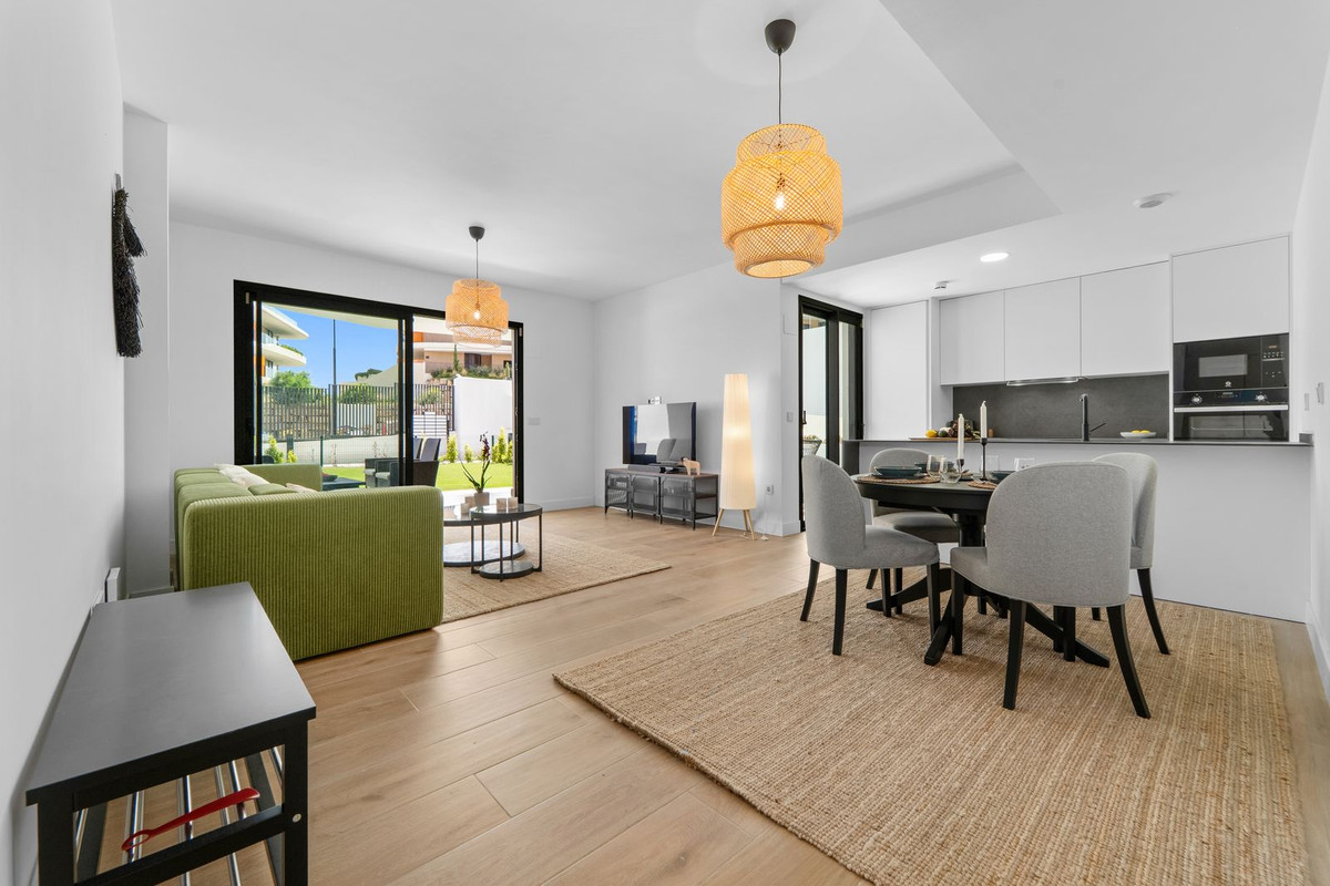 3 Bed Apartment for sale in Fuengirola Costa Del Sol, Málaga, Spain