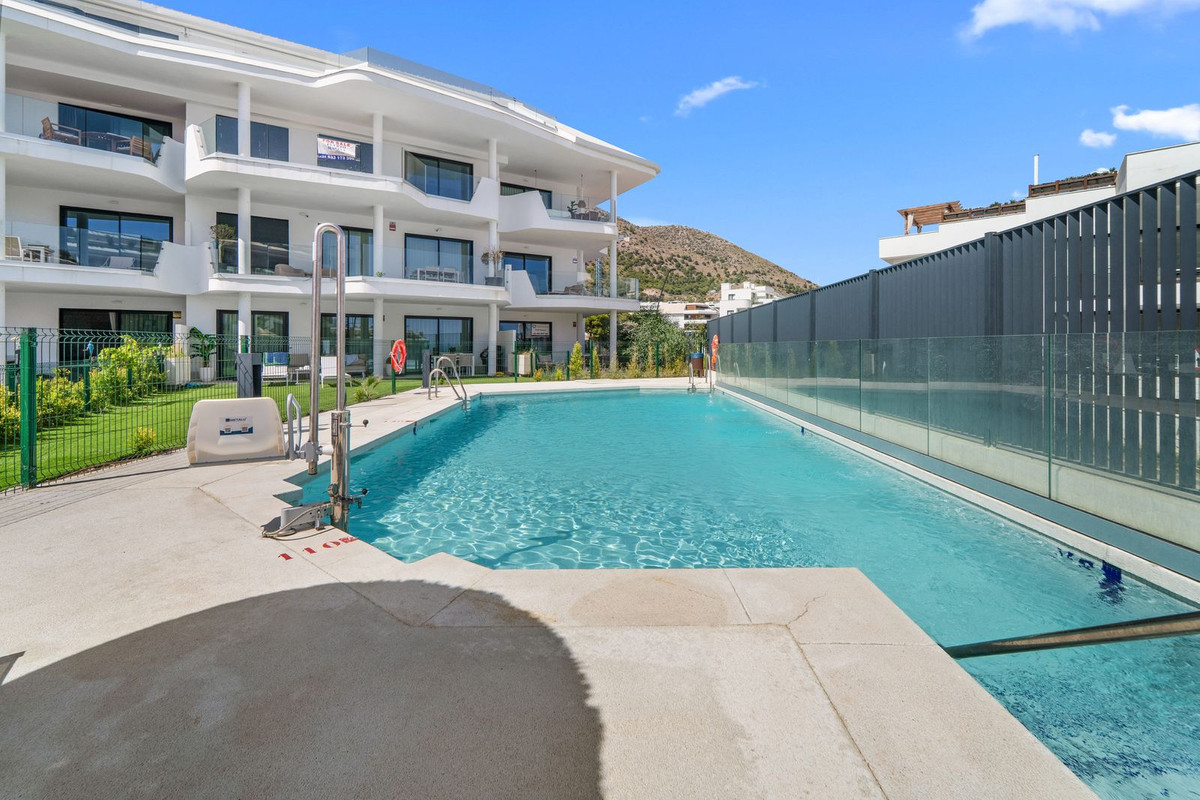 3 Bed Apartment for sale in Fuengirola Costa Del Sol, Málaga, Spain
