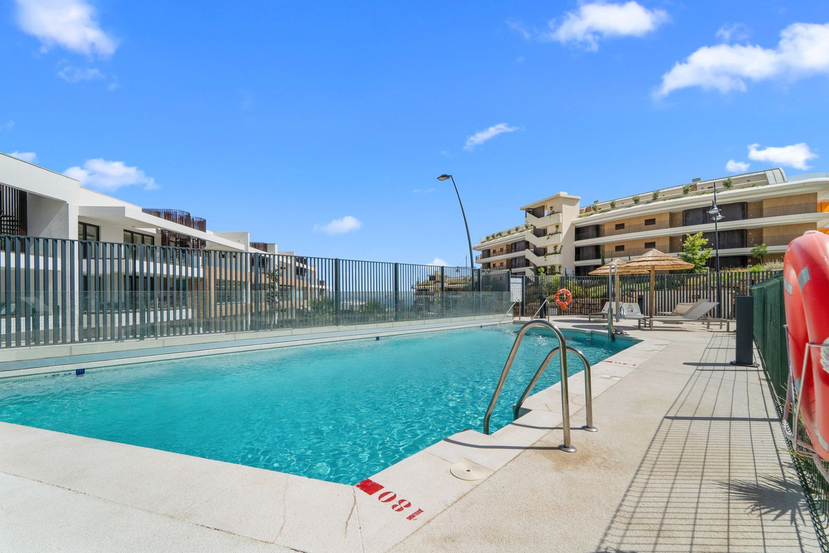 3 Bed Apartment for sale in Fuengirola Costa Del Sol, Málaga, Spain