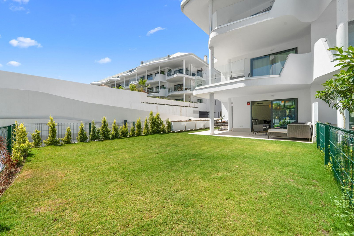 3 Bed Apartment for sale in Fuengirola Costa Del Sol, Málaga, Spain