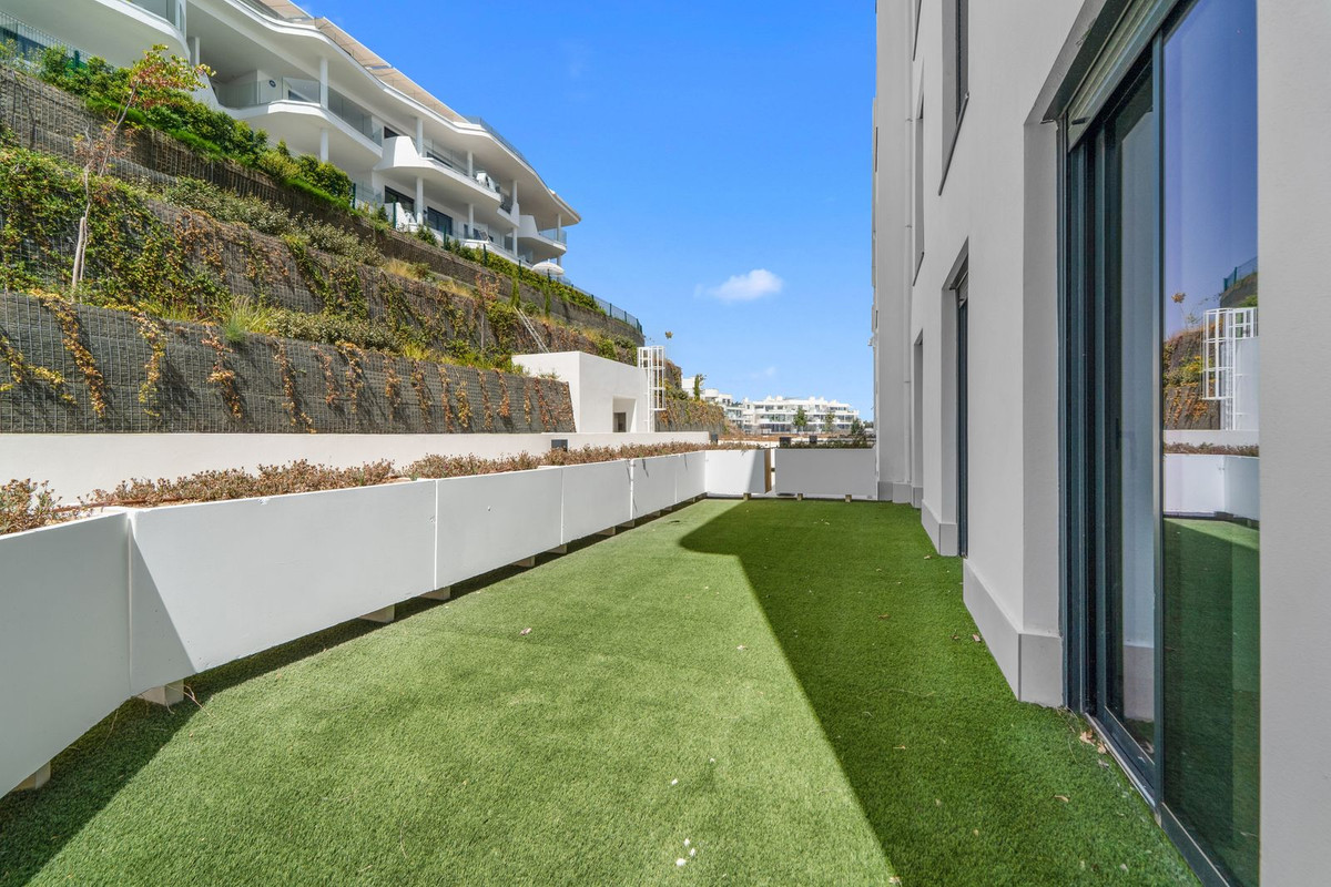 3 Bed Apartment for sale in Fuengirola Costa Del Sol, Málaga, Spain