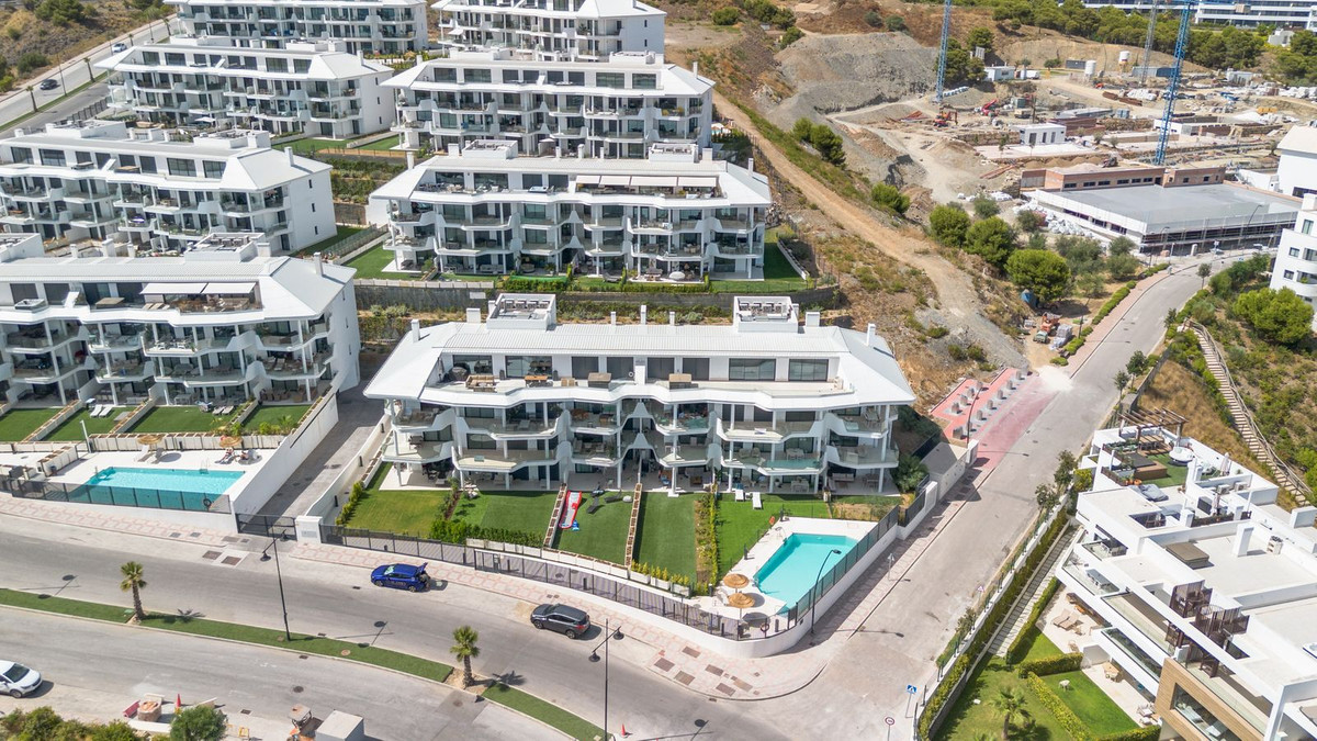 3 Bed Apartment for sale in Fuengirola Costa Del Sol, Málaga, Spain