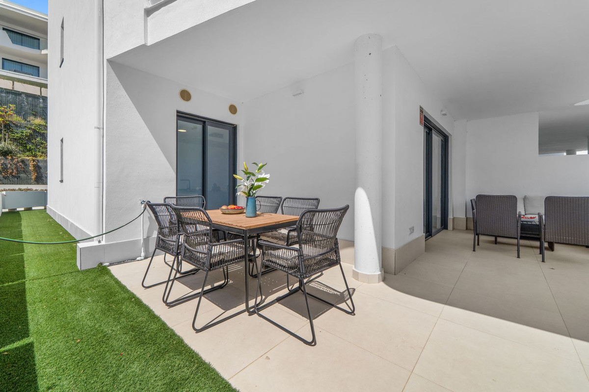 3 Bed Apartment for sale in Fuengirola Costa Del Sol, Málaga, Spain