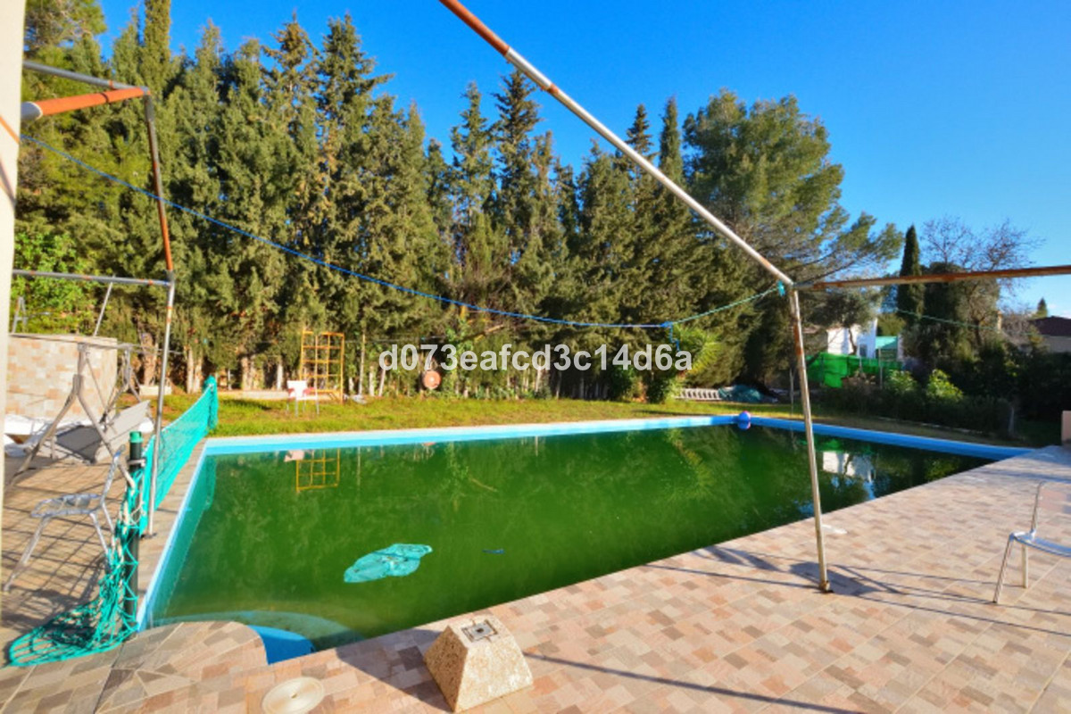 Se vende Finca - Cortijo de 3 dormitorios en Costa Del Sol, Málaga, España