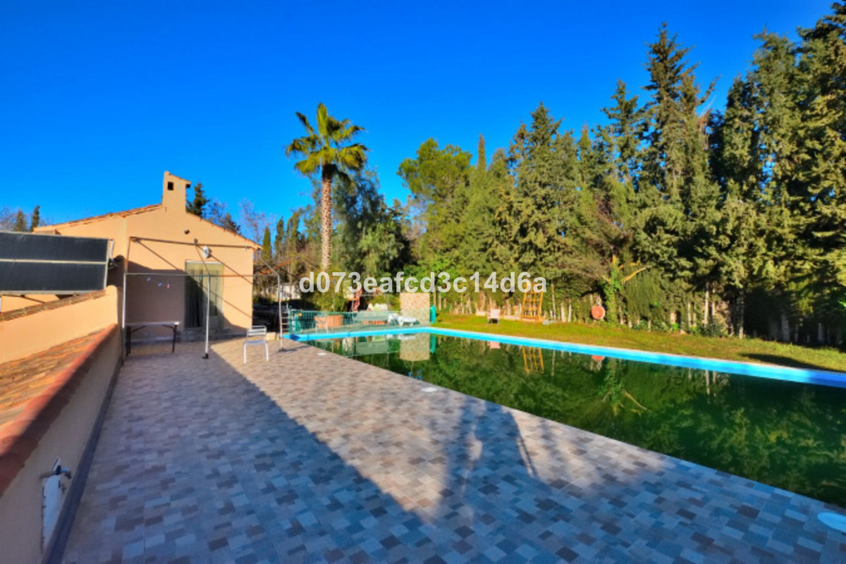 Se vende Finca - Cortijo de 3 dormitorios en Costa Del Sol, Málaga, España