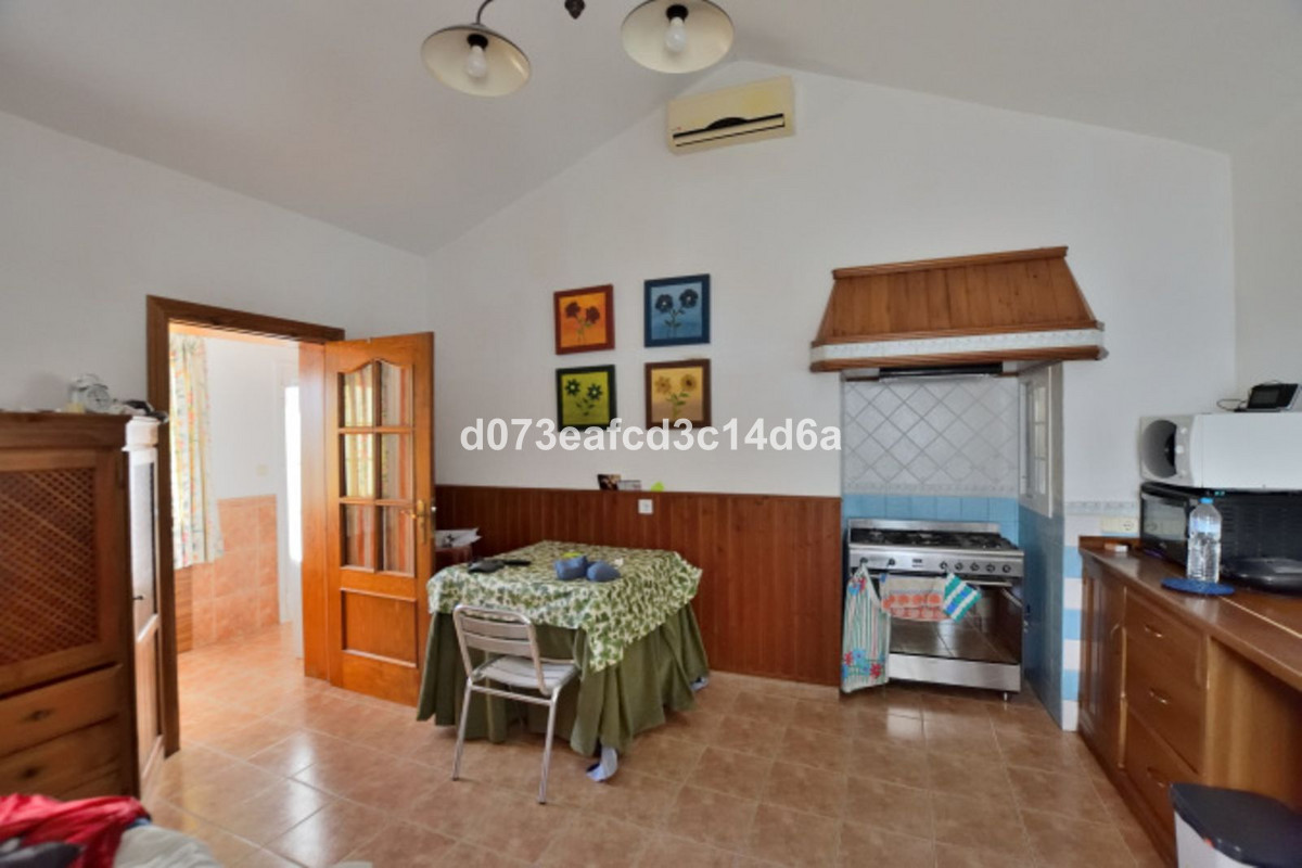 Se vende Finca - Cortijo de 3 dormitorios en Costa Del Sol, Málaga, España