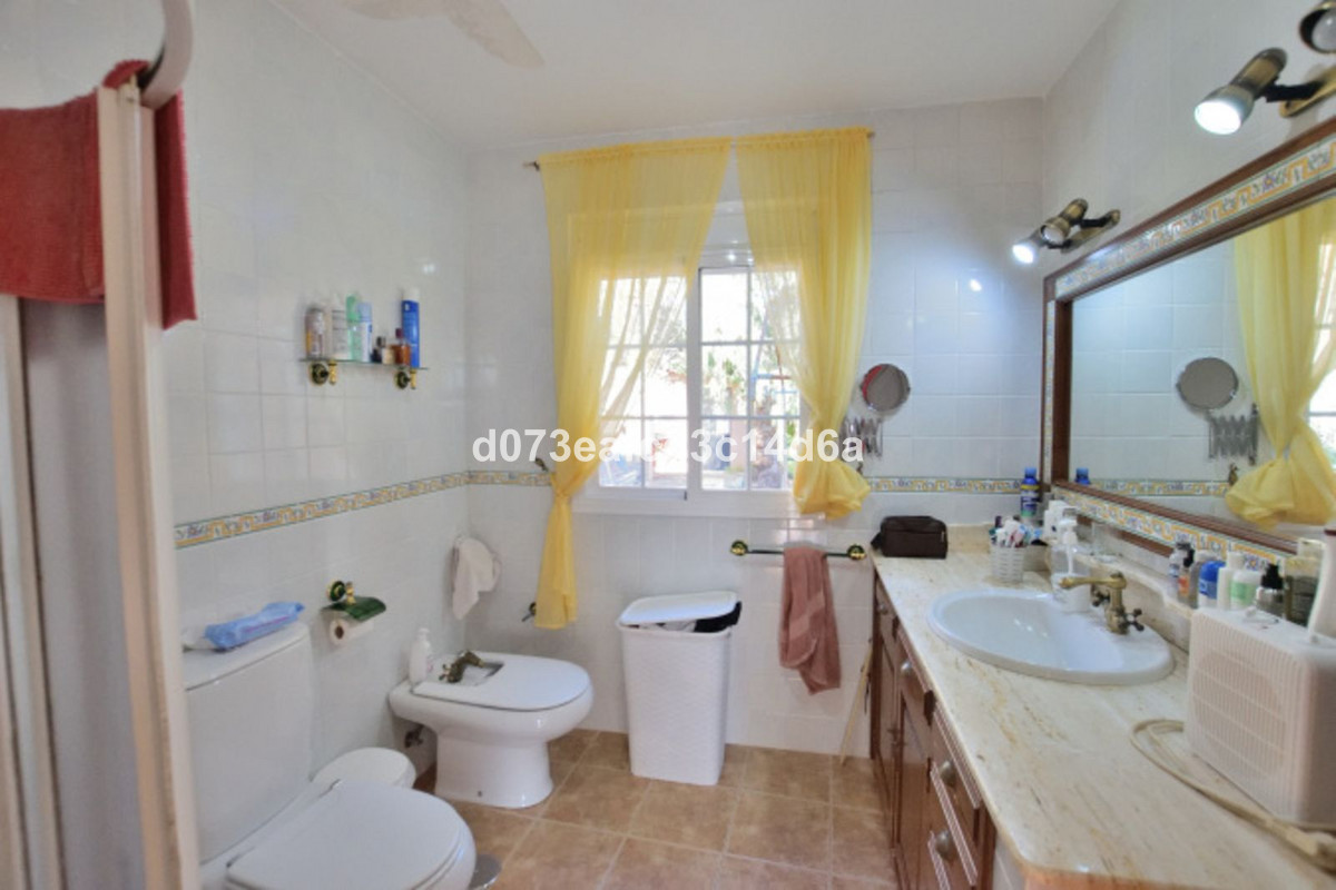 Se vende Finca - Cortijo de 3 dormitorios en Costa Del Sol, Málaga, España