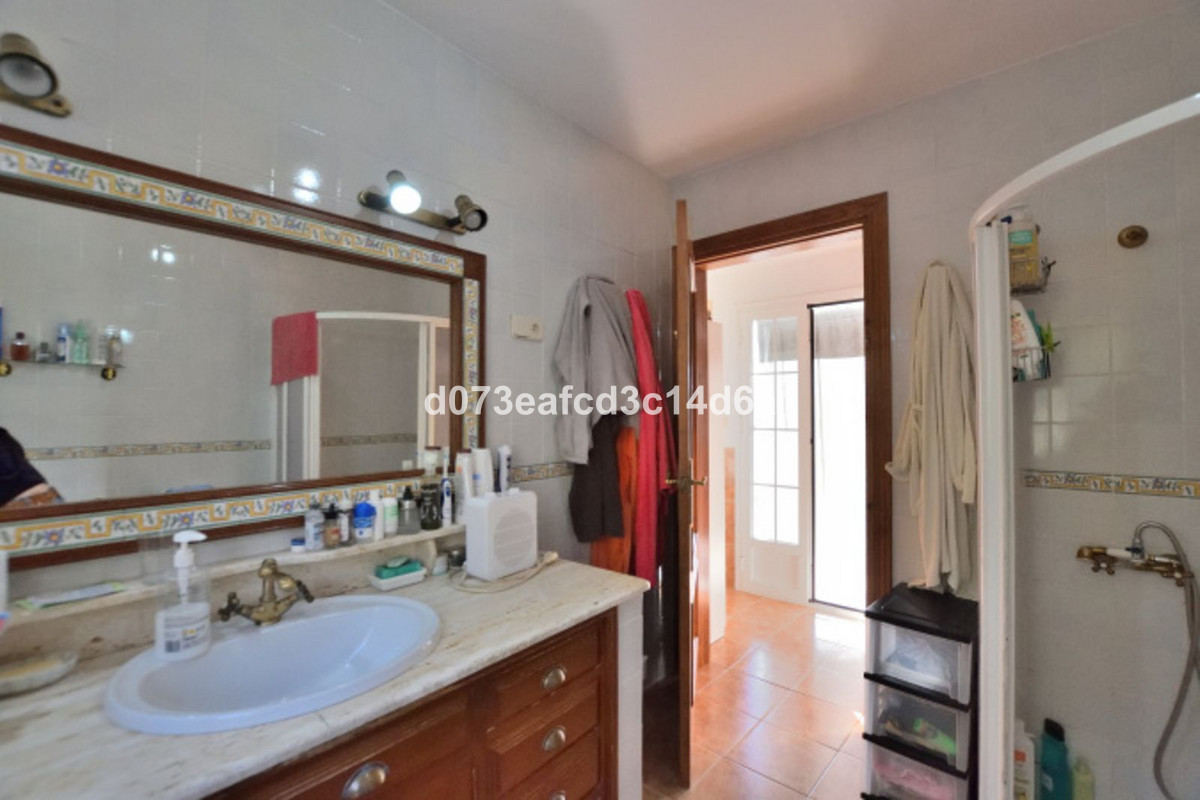 Se vende Finca - Cortijo de 3 dormitorios en Costa Del Sol, Málaga, España