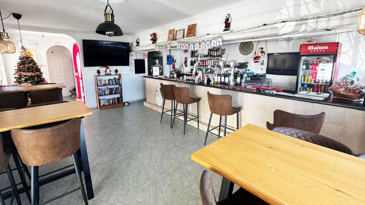 5 Bed Commercial unit for sale in San Fulgencio Costa Blanca, Alicante, Spain