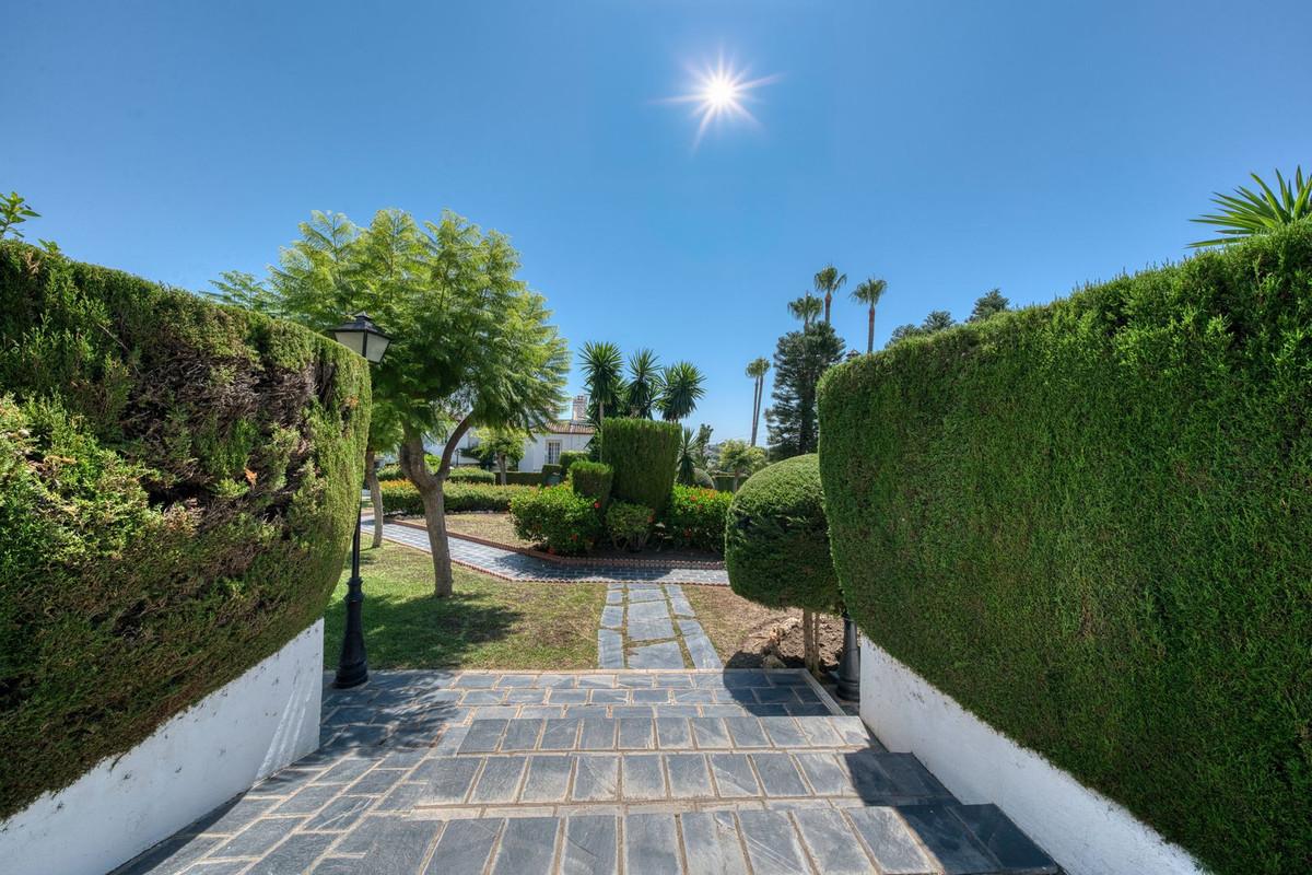 3 Bed Townhouse for sale in Bel Air Costa Del Sol, Málaga, Spain