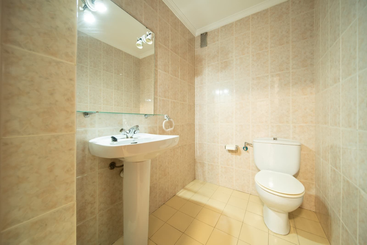 Se vende Apartamento Planta Media de 4 dormitorios en Costa Del Sol, Málaga, España