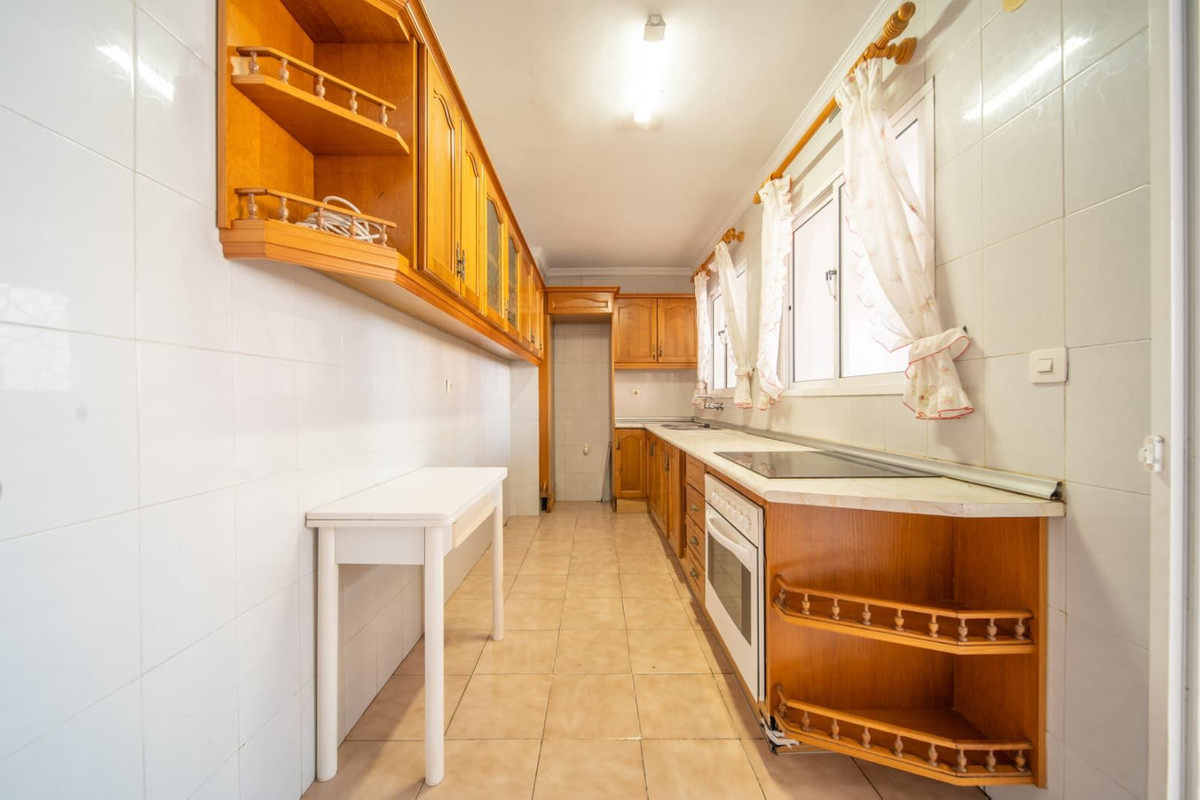 Se vende Apartamento Planta Media de 4 dormitorios en Costa Del Sol, Málaga, España