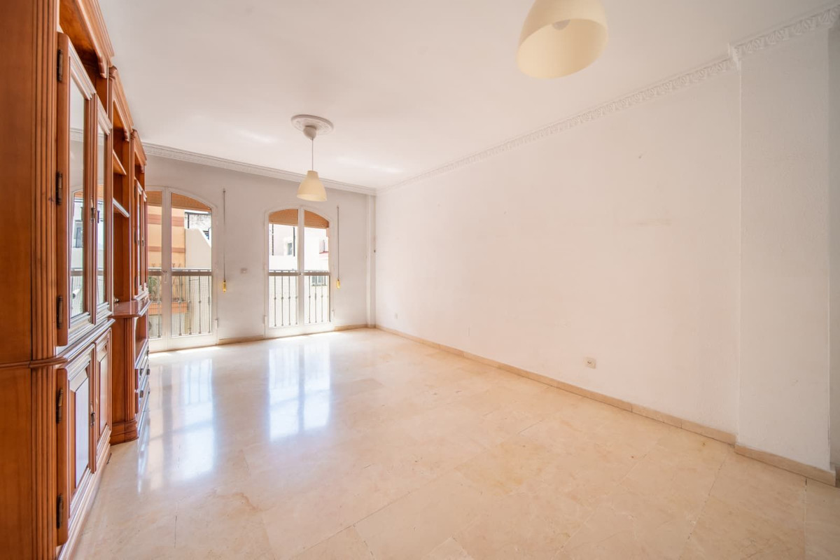 Se vende Apartamento Planta Media de 4 dormitorios en Costa Del Sol, Málaga, España