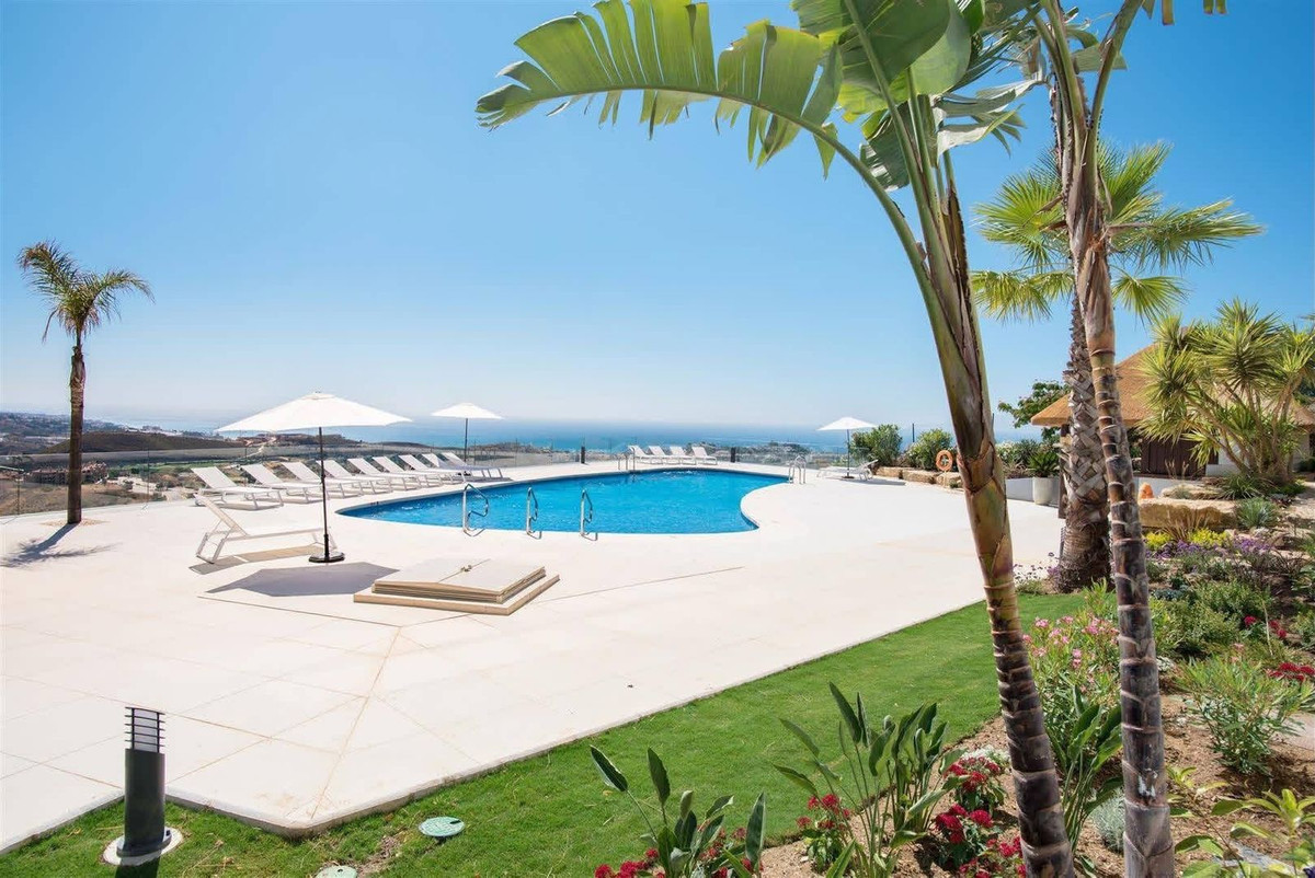 2 Bed Apartment for sale in Calanova Golf Costa Del Sol, Málaga, Spain