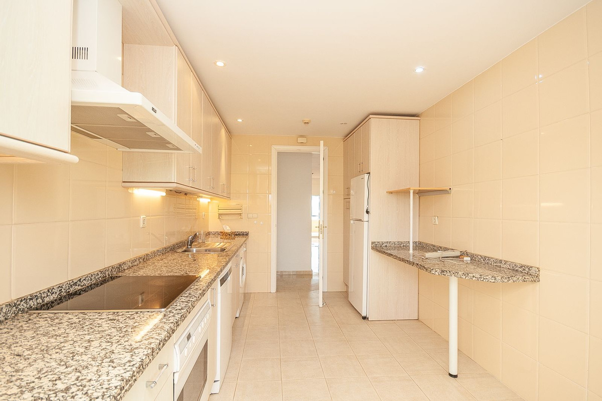 3 Bed Apartment for sale in Elviria Costa Del Sol, Málaga, Spain