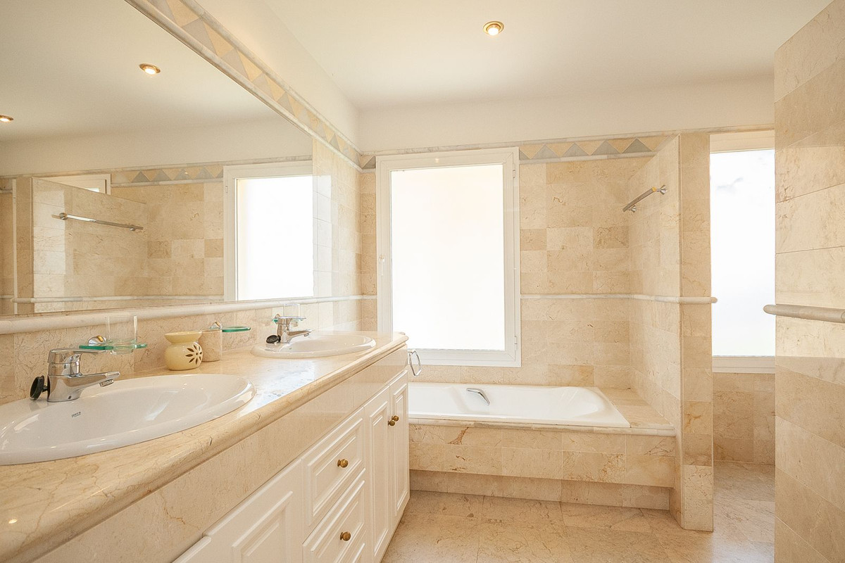 3 Bed Apartment for sale in Elviria Costa Del Sol, Málaga, Spain