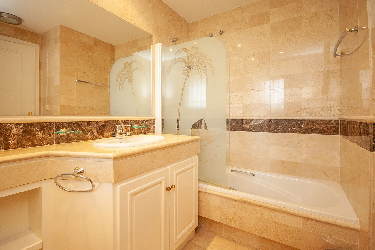 3 Bed Apartment for sale in Elviria Costa Del Sol, Málaga, Spain
