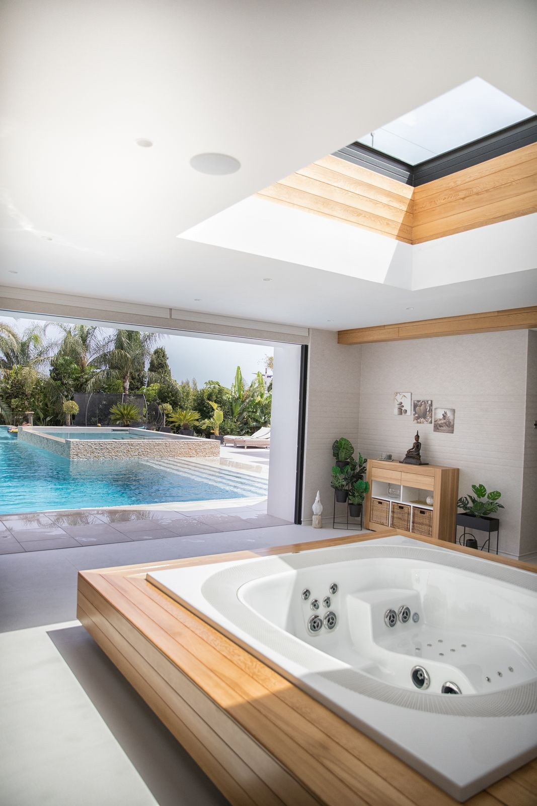 7 Bed Townhouse for sale in El Paraiso Costa Del Sol, Málaga, Spain