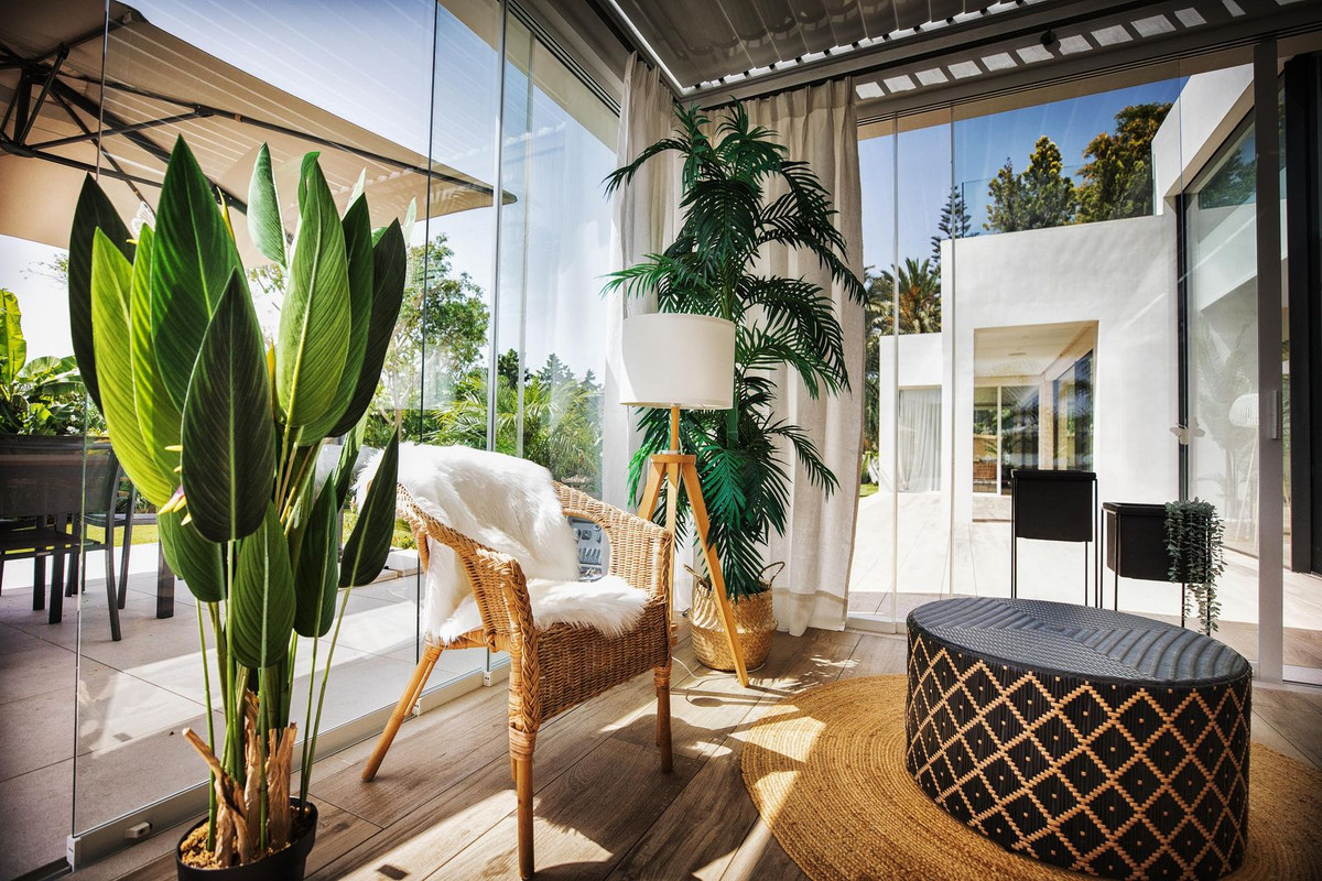 7 Bed Townhouse for sale in El Paraiso Costa Del Sol, Málaga, Spain