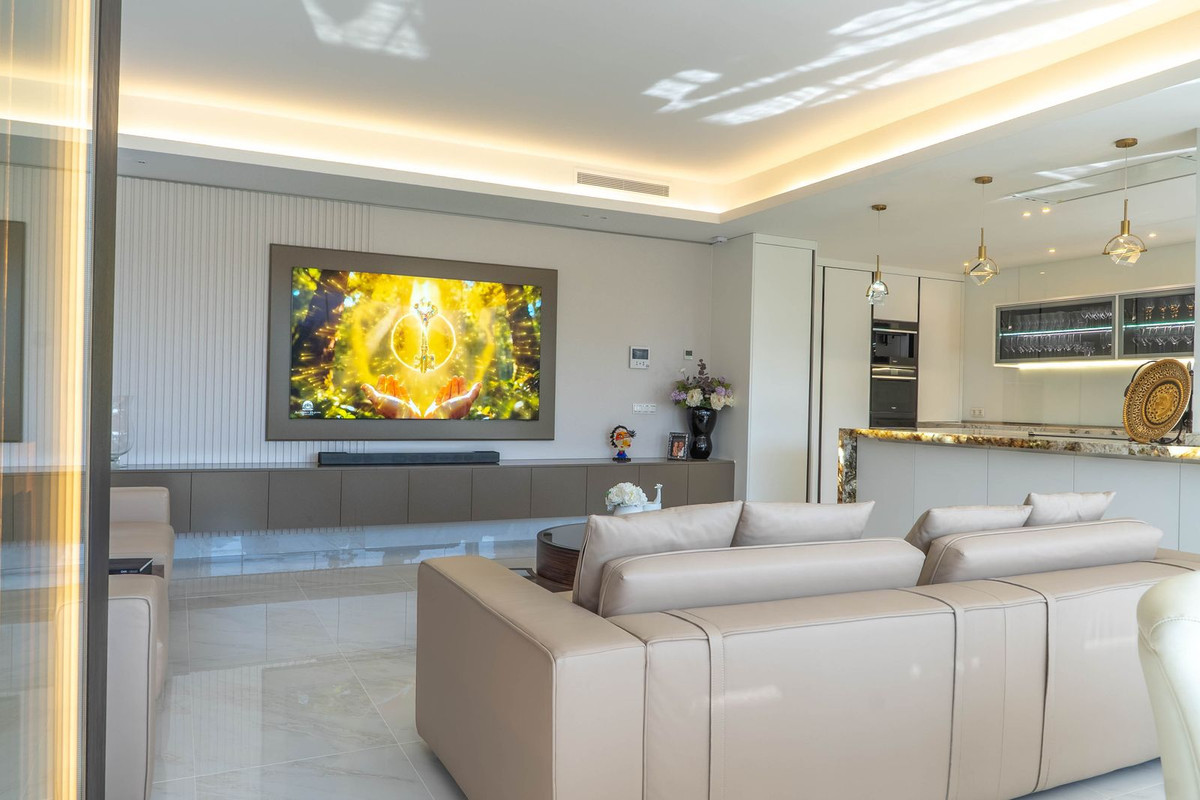7 Bed Townhouse for sale in Torrequebrada Costa Del Sol, Málaga, Spain