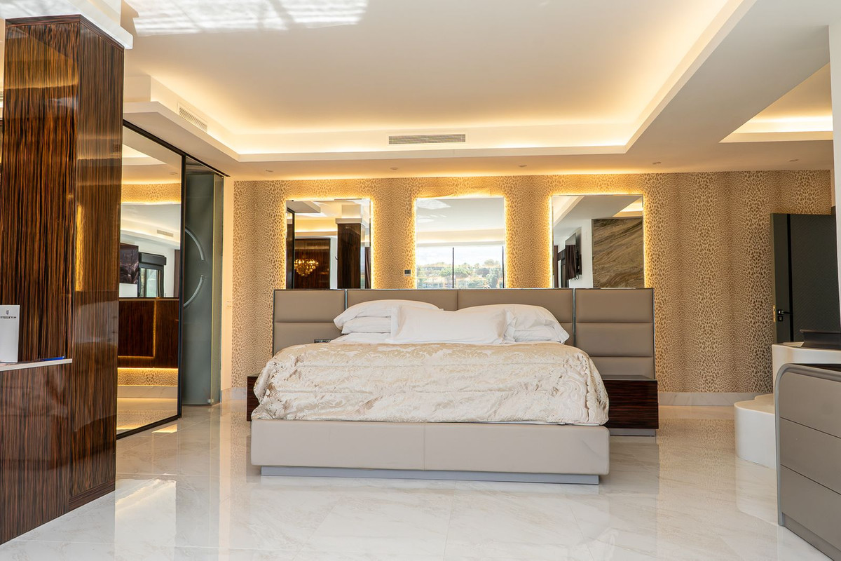 7 Bed Townhouse for sale in Torrequebrada Costa Del Sol, Málaga, Spain