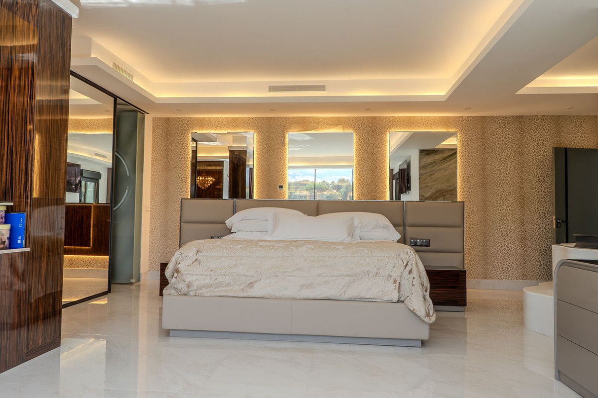 7 Bed Townhouse for sale in Torrequebrada Costa Del Sol, Málaga, Spain