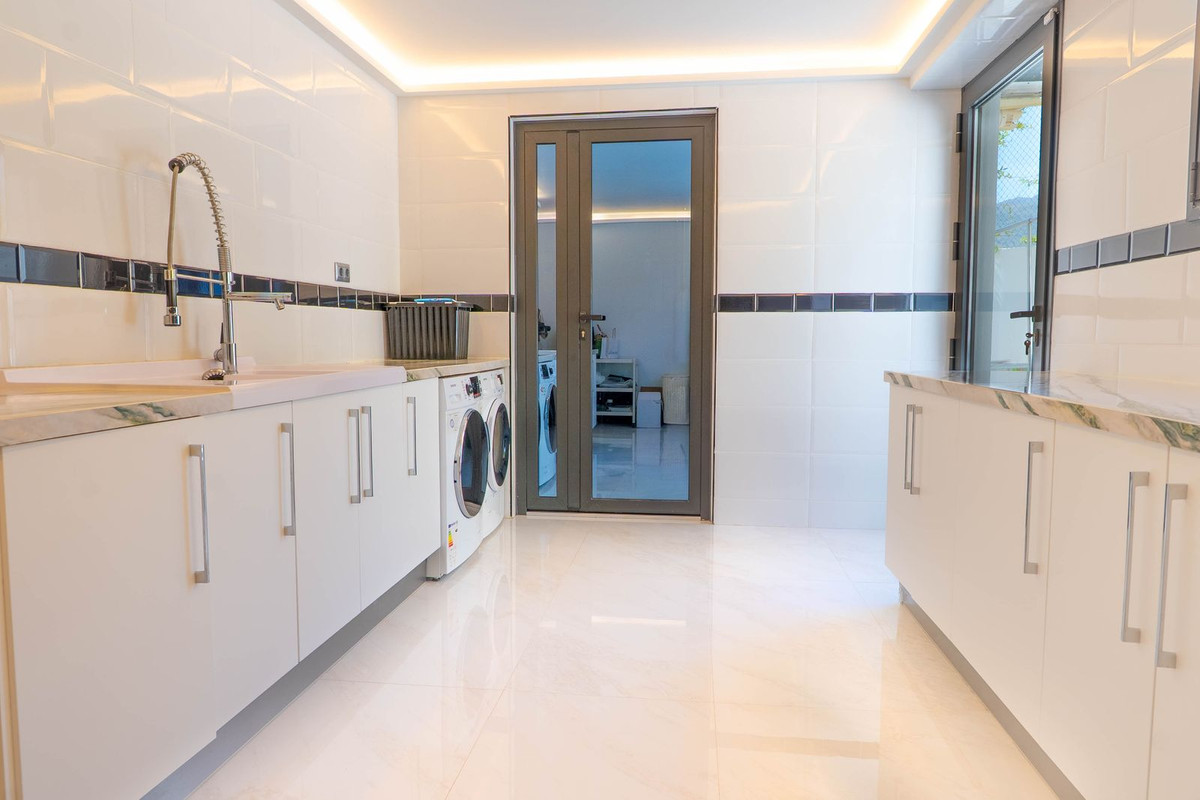 7 Bed Townhouse for sale in Torrequebrada Costa Del Sol, Málaga, Spain