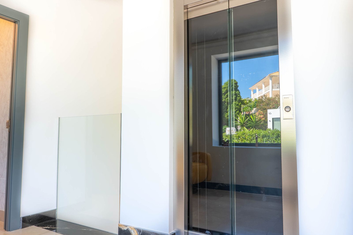 7 Bed Townhouse for sale in Torrequebrada Costa Del Sol, Málaga, Spain