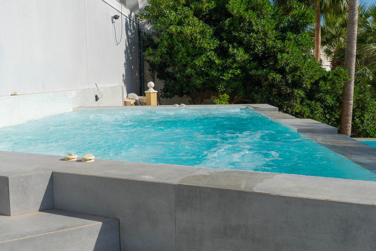 7 Bed Townhouse for sale in Torrequebrada Costa Del Sol, Málaga, Spain