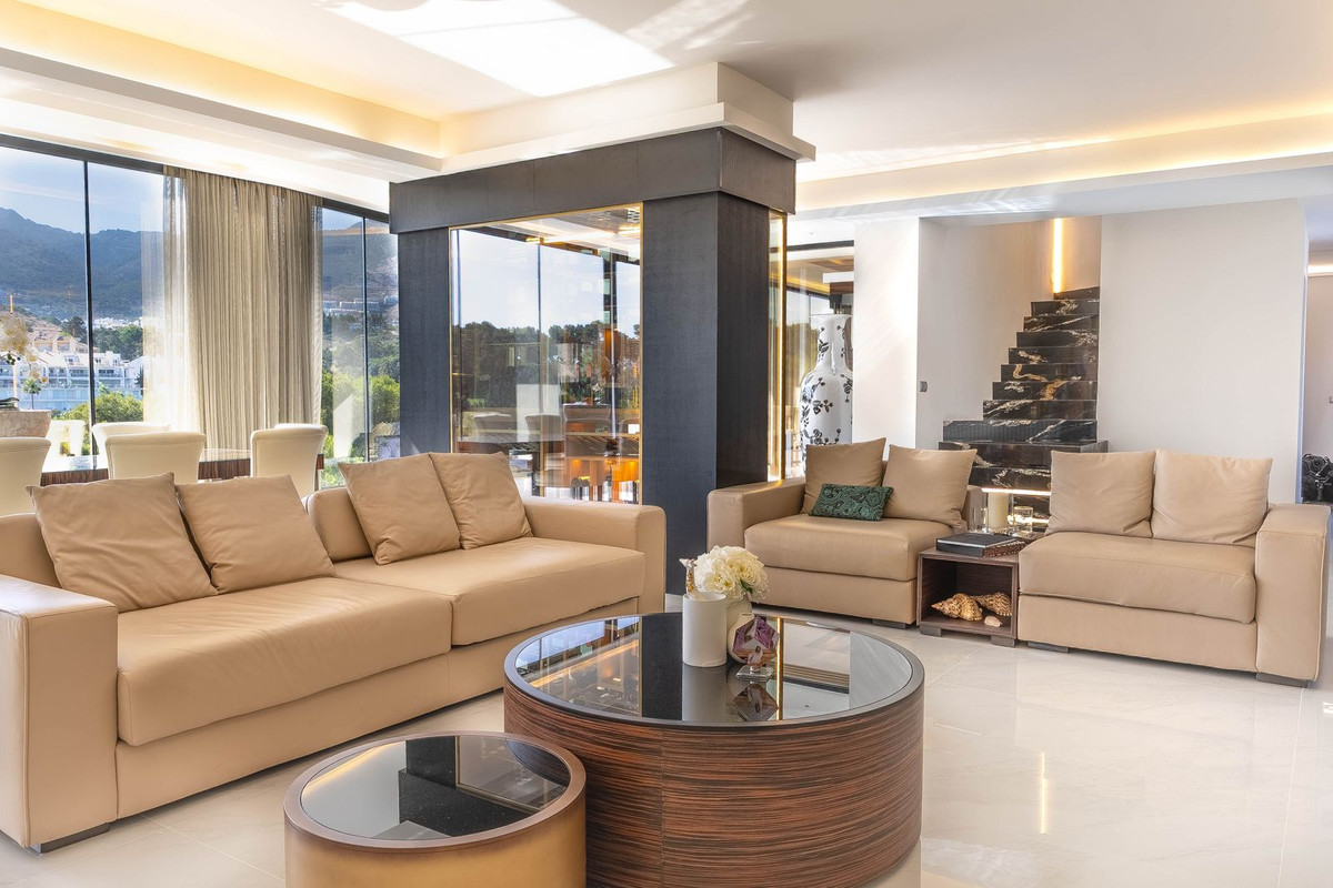 7 Bed Townhouse for sale in Torrequebrada Costa Del Sol, Málaga, Spain