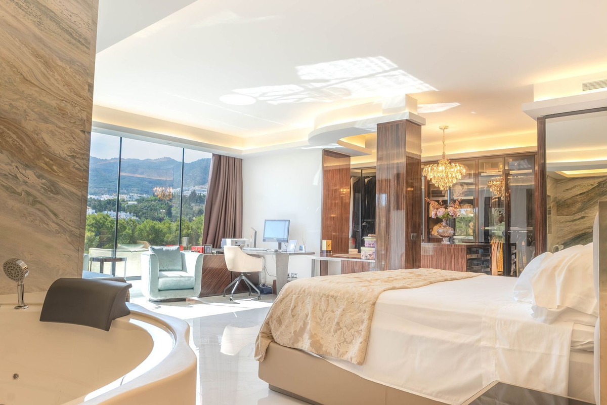 7 Bed Townhouse for sale in Torrequebrada Costa Del Sol, Málaga, Spain